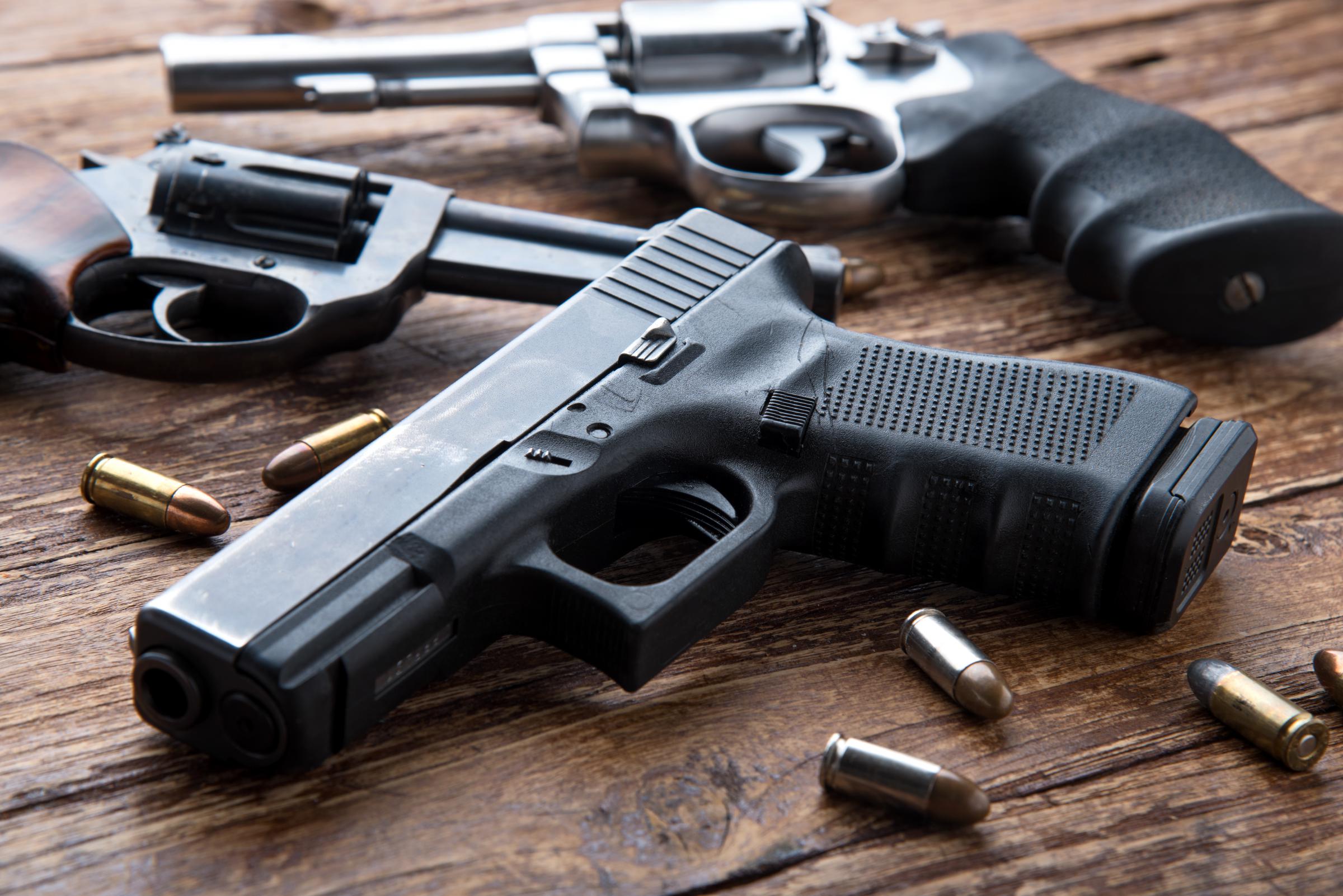 WINNING: HAVING A GUN VISIBLE ISN’T “REASONABLE SUSPICION” PER FLORIDA COURT SAYS
